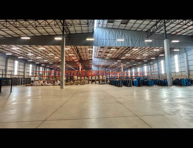 11,147M² WAREHOUSE TO LET IN SAMRAND BUSINESS PARK